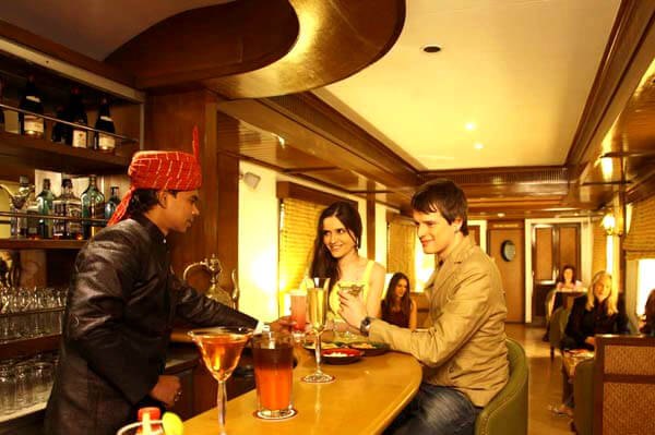 Maharajas Express - bar car